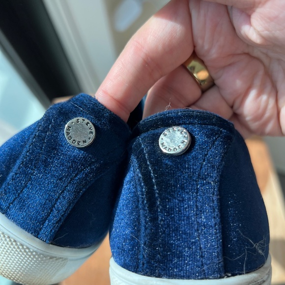 Steve Madden Blue Suede Shoes - Picture 4 of 5